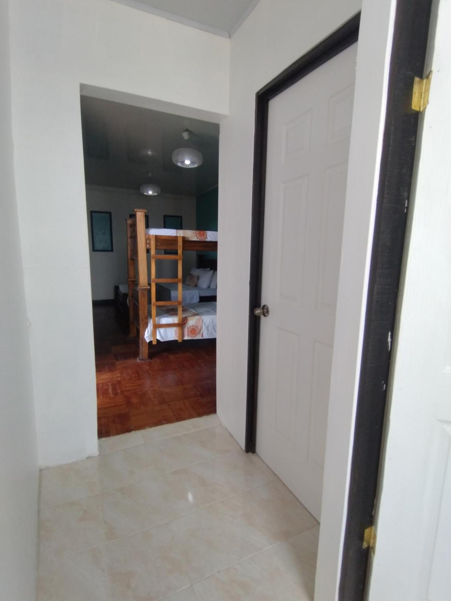 Lajuela Bnb & Hostel Alajuela Exteriör bild